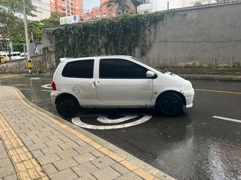Renault Twingo Authentique 2008 - imagen secundaria 1