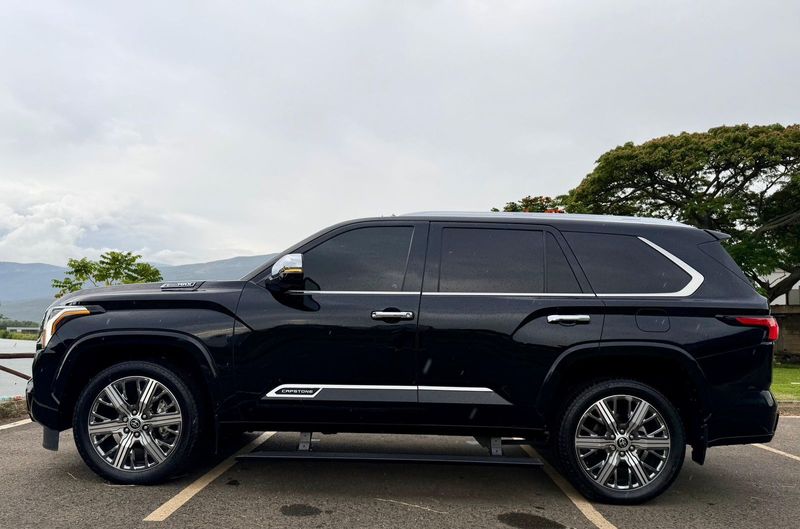 Toyota sequoia Edicion Capstone HIBRIDA  2024 - imagen secundaria 2