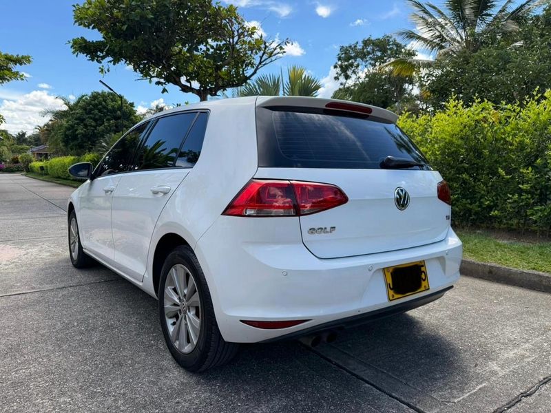 Volkswagen Golf 1.4 TSI Modelo 2017 - imagen secundaria 1
