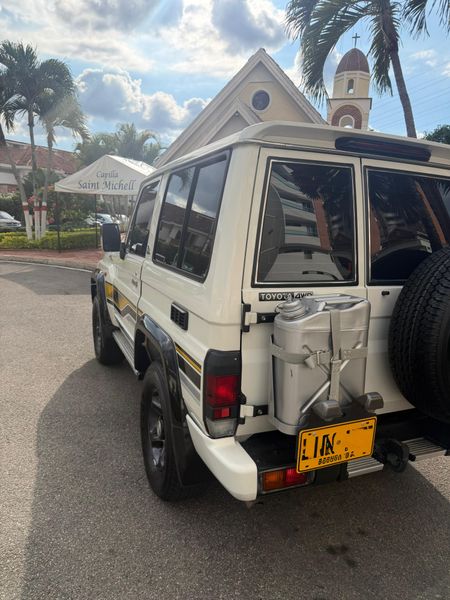 Toyota Land Cruiser machito GRJ71 2022 - imagen secundaria 1