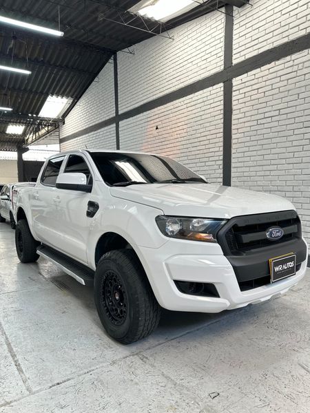 Ford Ranger 2.2 4x4 2023 Diesel 56mil km  ÚNICO DUEO  Motor 2.2 Diesel  4x4 - imagen secundaria 1