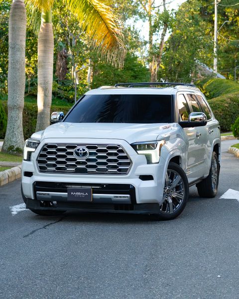 Toyota Sequoia capstone