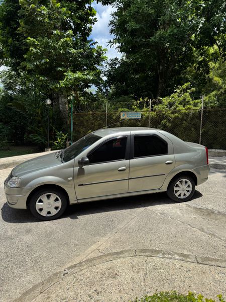 Renault Logan expression 2014 - imagen secundaria 1