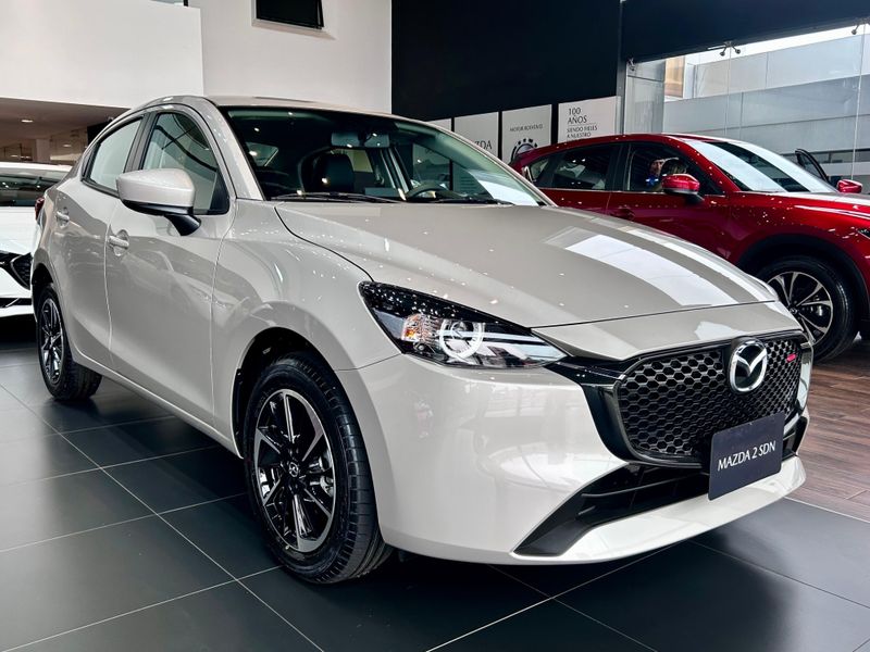 Mazda 2 Sedán Grand Touring LX Modelo 2027 - imagen secundaria 1