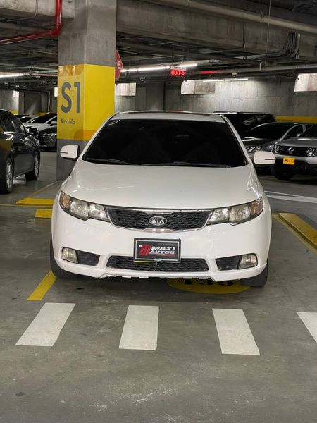 KIA CERATO FORTE SX AUTOMATICO 2013 - imagen secundaria 1