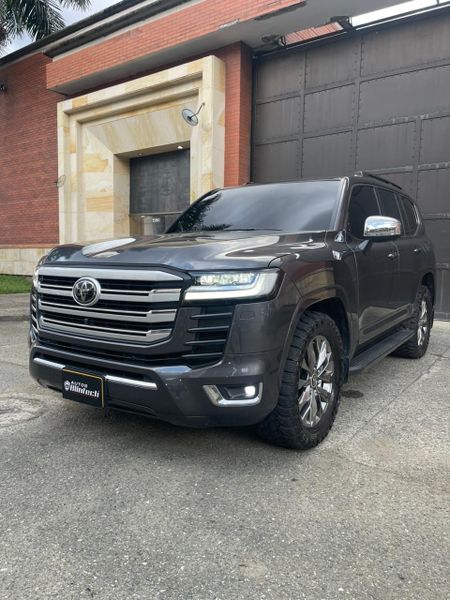 Toyota LC 300 ZX 2023 - imagen secundaria 1