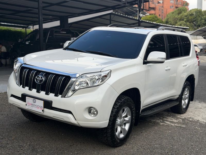 TOYOTA Prado TX-L 2013  diésel segundo dueo - imagen secundaria 1