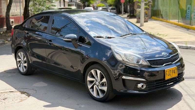 KIA Rio UB EX 2018 - imagen secundaria 1