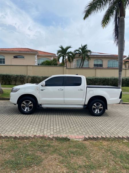 Toyota Hilux 2013 Diesel 4x2 - imagen secundaria 1