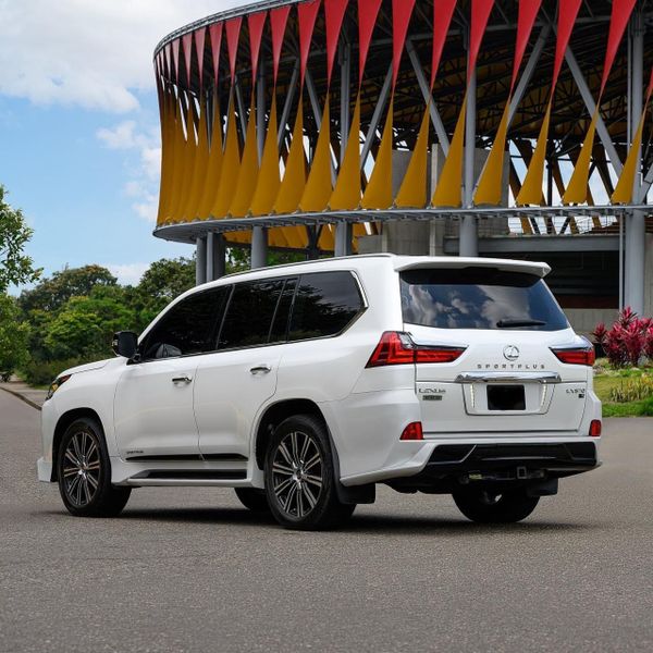 LEXUS LX 570S MBS SPORTPLUS - imagen secundaria 1