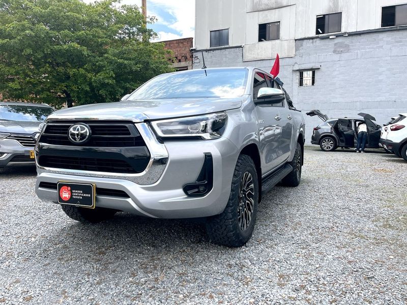 TOYOTA HILUX SRX AT 2.8 DIÉSEL 4X4 2026 - imagen secundaria 2