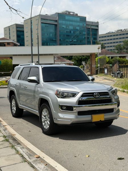 Toyota4Runner Limited 2022 4.0 4x4 - imagen secundaria 1