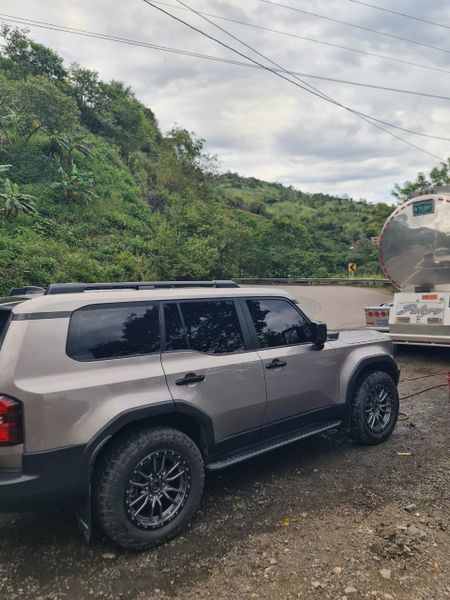 Toyota prado WX 2025 - imagen secundaria 2