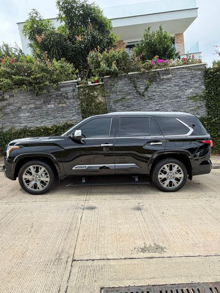 Toyota sequoia Edicion Capstone HIBRIDA - imagen secundaria 1