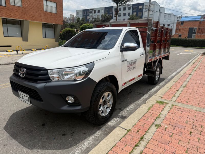Toyota hilux estacas - imagen 1