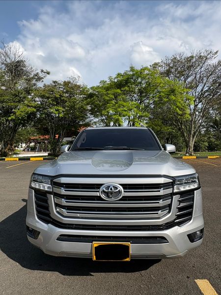 Toyota Land Cruiser Lc300 GXR 2022 3.3 - imagen secundaria 2