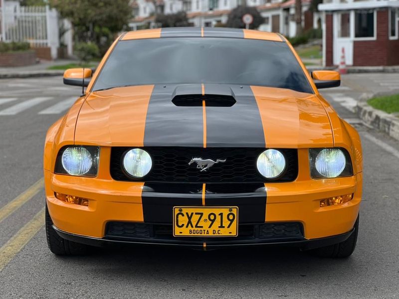 FORD MUSTANG 2007 45000 kilómetros impecable - imagen secundaria 2