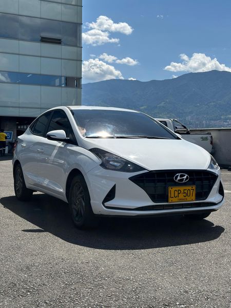 HYUNDAI ACCENT ADVANCE 2023 - imagen secundaria 2