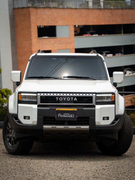 Toyota land cruiser 250 gasolina Prado Txl 2025 - imagen secundaria 2