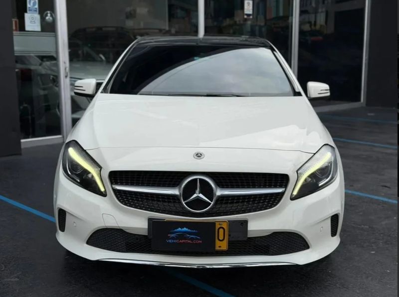 Mercedes-Benz Clase A 1.6 A 200 Essential - imagen secundaria 2