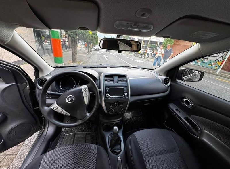 Nissan Versa 2017 - imagen secundaria 2