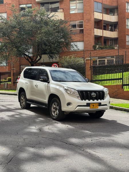 TOYOTA PRADO TX 2016 diesel blindada - imagen secundaria 2