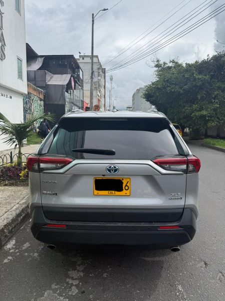Toyota Rav4 2024 XLE Híbrida - imagen secundaria 2