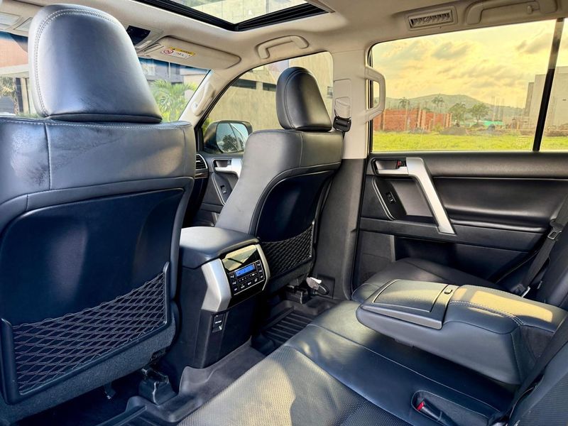 Toyota Prado VX 2022 - imagen secundaria 2