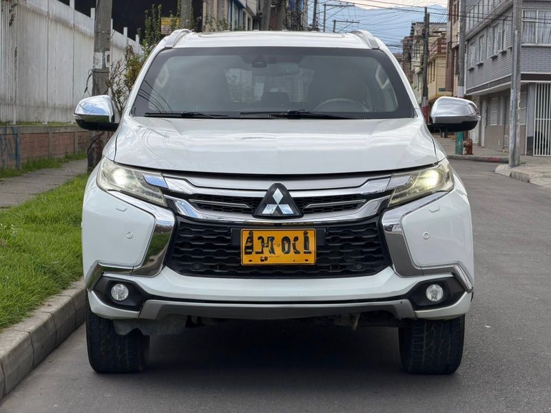 MITSUBISHI MONTERO SPORT 2020 AT 4x4 - imagen secundaria 1