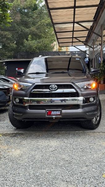 Toyota 4 Runner Limited 4.000 cc Automática 4x4 Gasolina - imagen secundaria 1