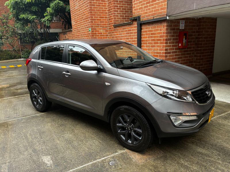 KIA SPORTAGE 4x2 AUTOMATICA 2.0 - imagen secundaria 2