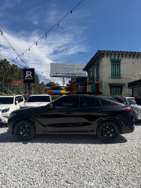 BMW X6 M50i 2022 - imagen secundaria 2