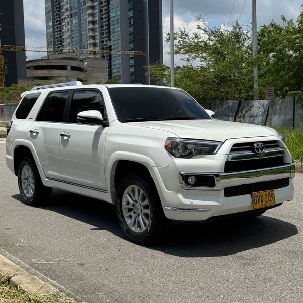 Toyota 4Runner Limited 2020 - imagen secundaria 2