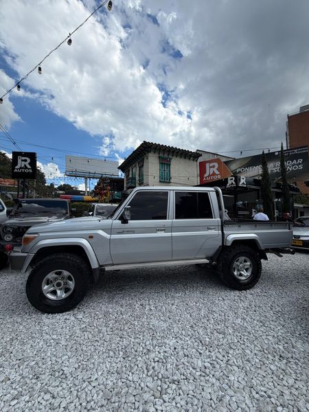 TOYOTA LAND CRUISER VDJ 79 2023 - imagen secundaria 2