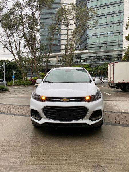 V-456 CHEVROLET TRACKER LS - imagen secundaria 1