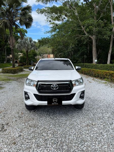 TOYOTA HILUX 2.4 DIÉSEL 4x4 - imagen secundaria 1