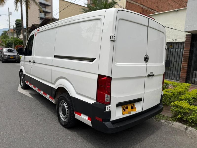 Volkswagen Crafter Techo alto 2.0 Diesel Mecánica - imagen secundaria 2