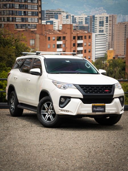 Toyota Fortuner 2.4 Diesel Sw4 2020 - imagen secundaria 2