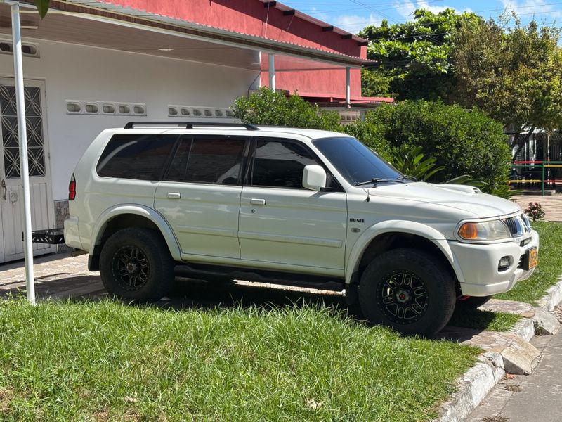 Mitsubishi nativa Diesel 2009 - imagen secundaria 1