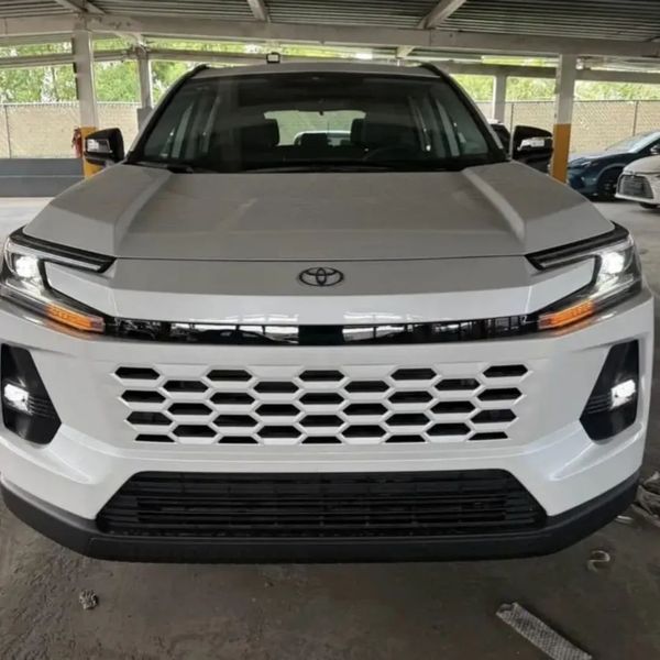 Toyota RAV4 XLE 2026 - imagen secundaria 2