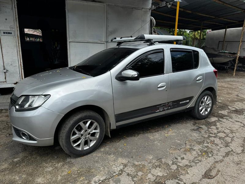 RENAULT SANDERO 1.6 AUTOMÁTICO - imagen secundaria 1