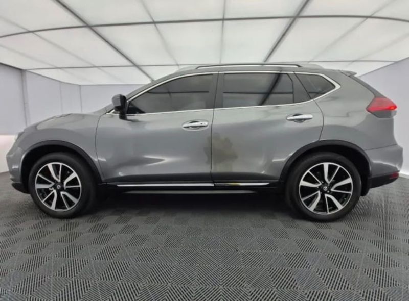 Nissan X-Trail Exclusive 2.5 AWD - imagen secundaria 2