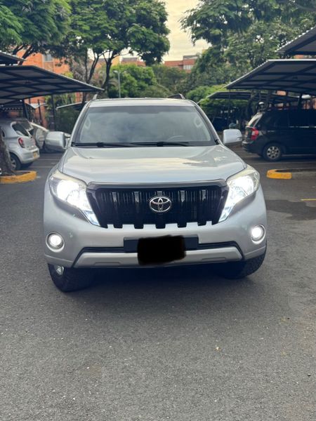 Toyota Prado TX Prado Modelo 2015 Turbo Diesel - blindaje 2plus - imagen secundaria 1