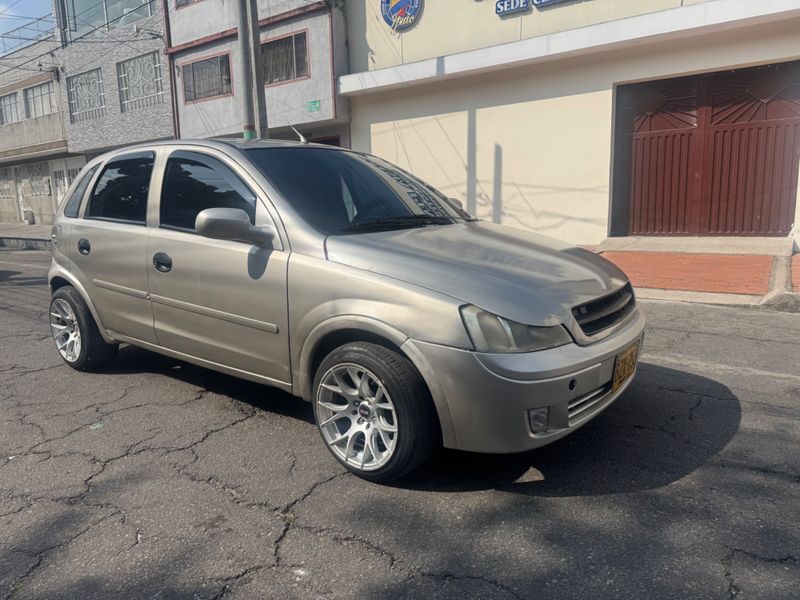 Chevrolet Corsa evolution modelo 2007 - imagen secundaria 1
