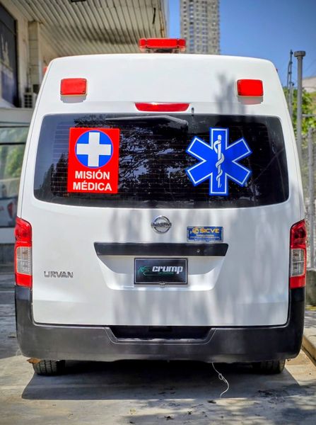 nissan urvan ambulancia - imagen secundaria 1