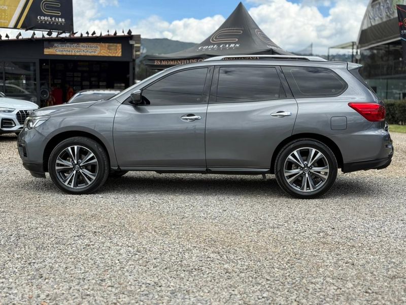 NISSAN PATHFINDER EXCLUSIVE 2018 - imagen secundaria 1