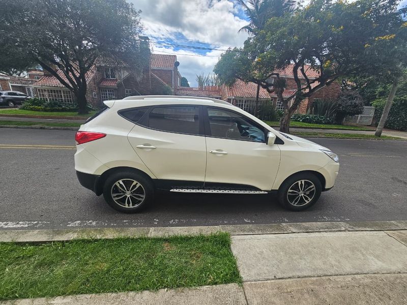 Hyundai Tucson IX35 2013 4x4 2.0 Gasolina - imagen secundaria 2