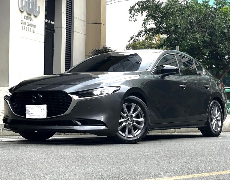 Mazda 3 touring híbrido 2023 - imagen 1