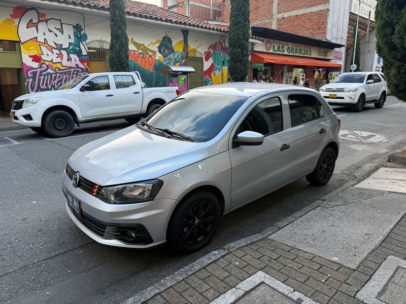 VOLKSWAGEN GOL COMFORTLINE MECANICO - imagen secundaria 2