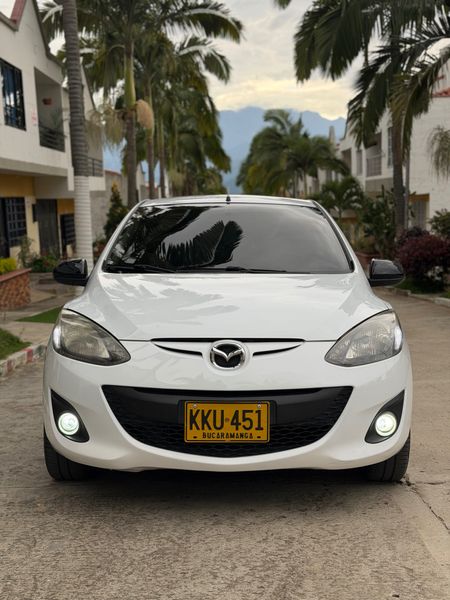 Mazda 2 2012 full equipo - imagen secundaria 1